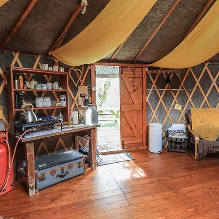Willow Yurt بيت للعطل